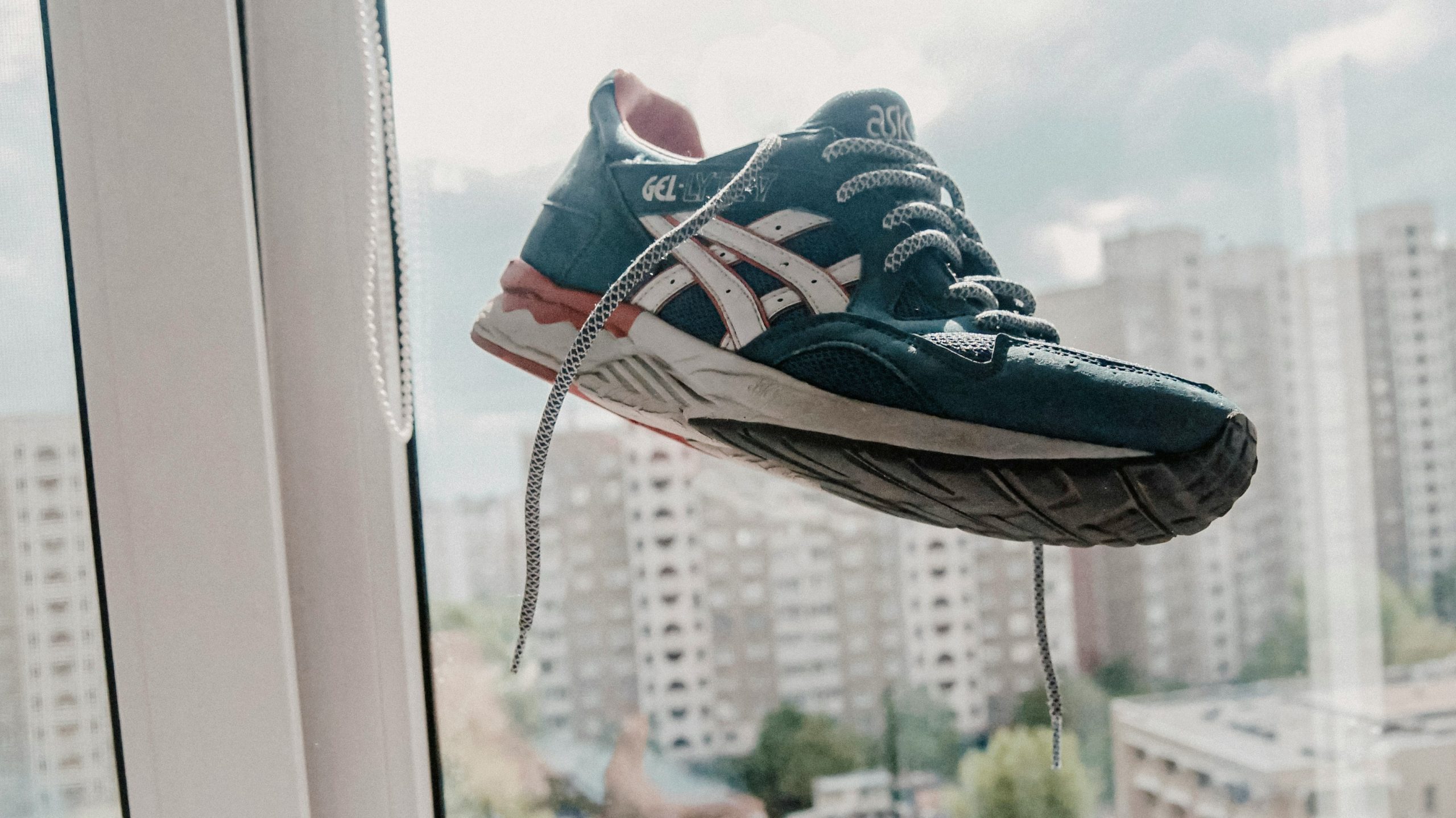 la historia de ASICS